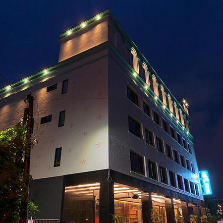 Weifeng Boutique Business Hotel - Zhanqian Branch Pingtung Εξωτερικό φωτογραφία