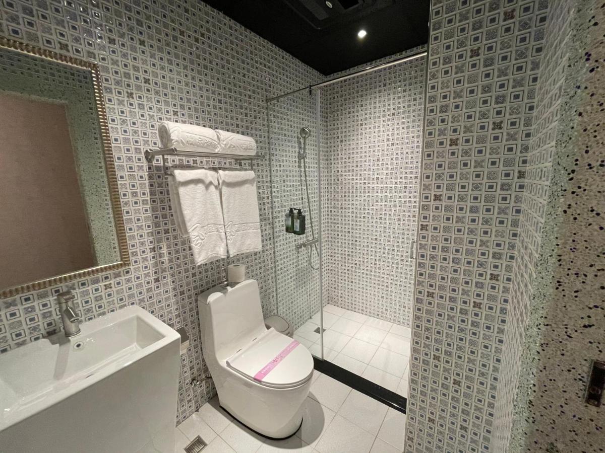 Weifeng Boutique Business Hotel - Zhanqian Branch Pingtung Εξωτερικό φωτογραφία