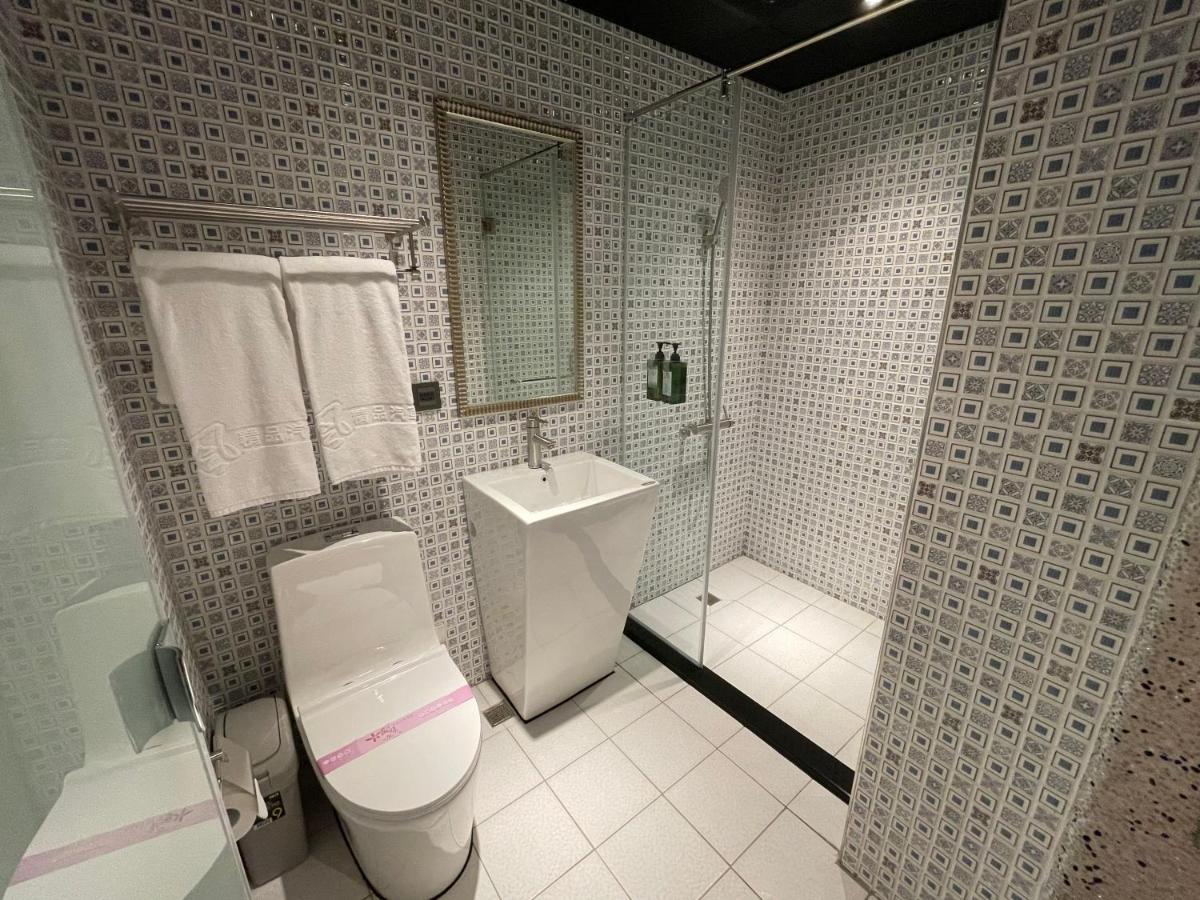 Weifeng Boutique Business Hotel - Zhanqian Branch Pingtung Εξωτερικό φωτογραφία