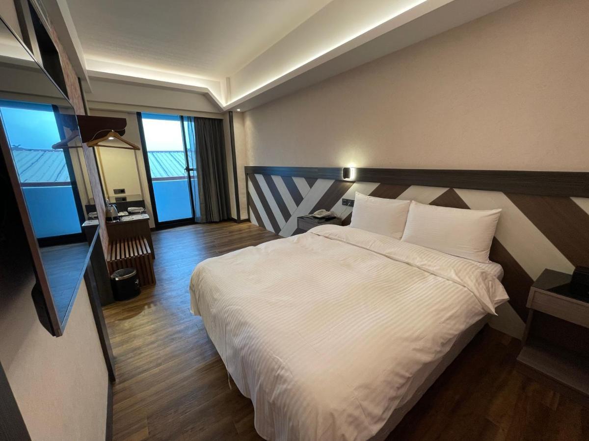 Weifeng Boutique Business Hotel - Zhanqian Branch Pingtung Εξωτερικό φωτογραφία